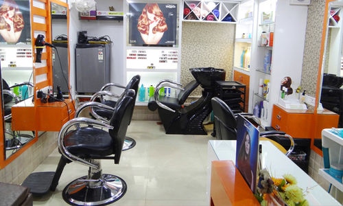 Sola Family Beauty Studio, Ballygunge, Kolkata 