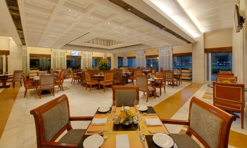 The Grand Buffet - Jaypee Palace Hotel, Taj Ganj, Agra | nearbuy.com