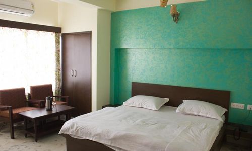 Hotel Holiday Home Fateh Singh Market Jaipur Nearbuy Com