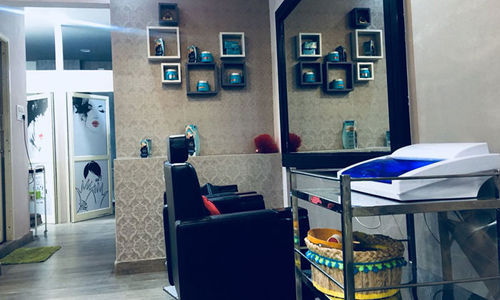 Curlz Unisex Salon, Marathahalli, Bengaluru 