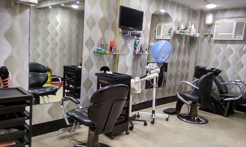 Re Born Family Salon Behala Kolkata Nearbuy Com