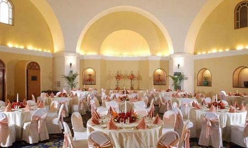 The Dome Ballroom Lawn Vivanta By Taj Ambassador Sujan - 