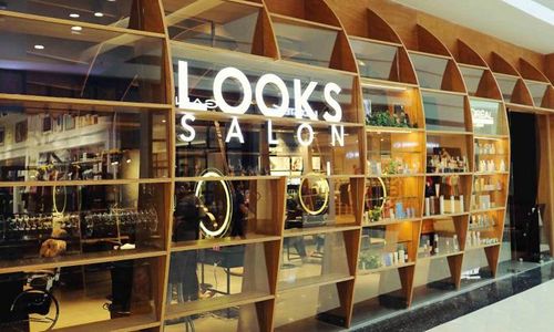 LOOKS SALON, Ranjit Avenue, Amritsar LOOKS SALON, Ranjit Avenue, Amritsar
