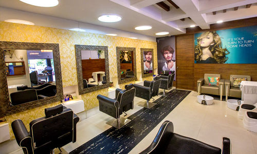 Tangles Salon, Sector 14, Gurgaon 